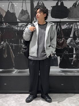 「LAKOLE（ラコレ）のTECHストレッチタックパンツ / 1060173（その他パンツ、ブラック系）」を使った、Mikiyaさん（メンズ・168cm）の秋コーディネート
