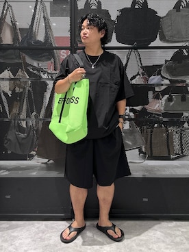 「OOFOS（ウーフォス）の【OOFOS(ウーフォス)】OOriginal（サンダル、ブラック系）」を使った、Mikiyaさん（メンズ・168cm）の夏コーディネート