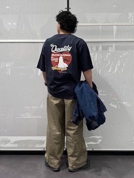 「LAKOLE（ラコレ）のバルーンチノパンツ / 638217（チノパンツ、ベージュ系）」を使った、Mikiyaさん（メンズ・168cm）の春コーディネート