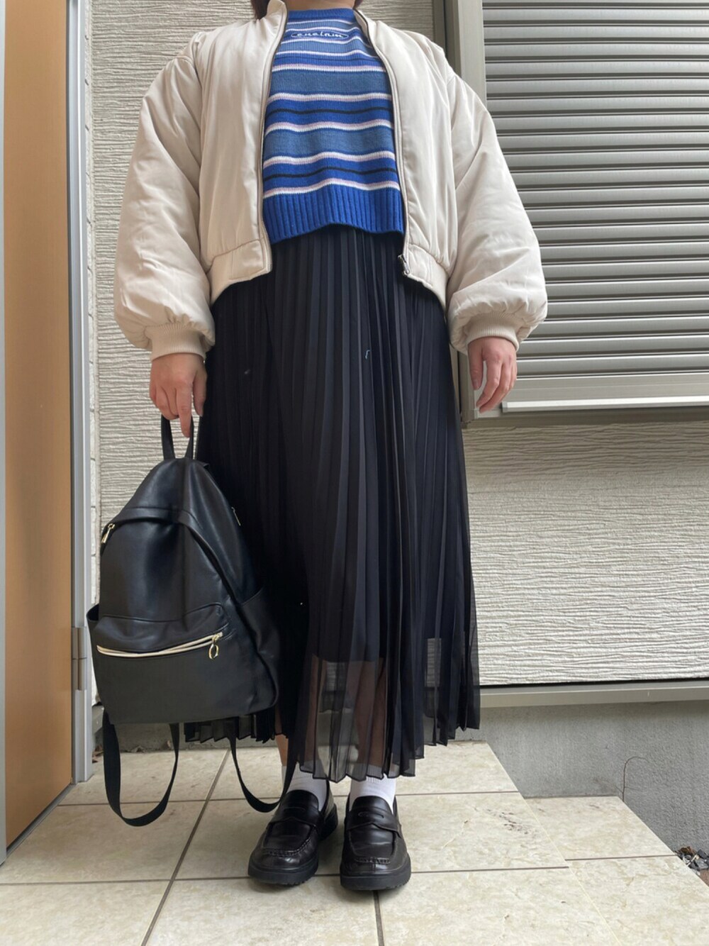 「大きいサイズ、プラスサイズ、大柄女子、ゴリラ女子、冬コーデ、ニットコーデ、スカートスタイル、カラーニット、今日のコーデ、ブルゾン、プリーツスカート」｜「Honeysのアイテム（バックパック/リュック、ブラック系）」を使った、あんちゃんさん（レディース・170cm）の冬コーディネートの1枚目の写真