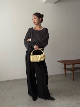 「アイテム（ショルダーバッグ、イエロー系）」を使った、kuriさん（レディース・162cm）の冬コーディネート