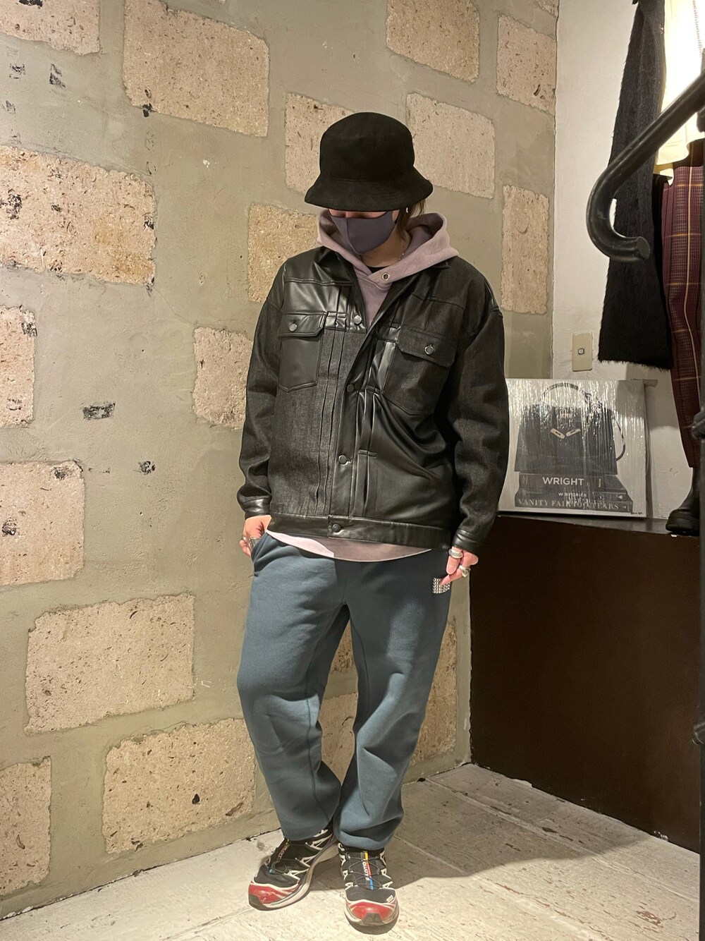 「B2nd、ビーセカンド、LUSOR、デニムジャケット、レザー、スウェット、jieda、ストリート、カジュアルコーデ、冬」｜「LUSORのLUSOR（ルーソル）Ecoleather G JKT エコレザーGジャケット（ブルゾン、ブラック系）」を使った、yuto。さん（メンズ・169cm）の冬コーディネートの1枚目の写真