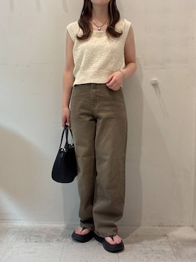 スラブバックボタンベスト 324441を使った人気ファッション