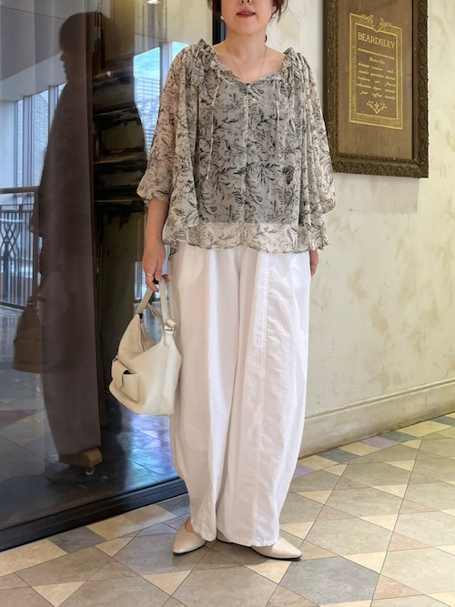 更紗柄ギャザーブラウス