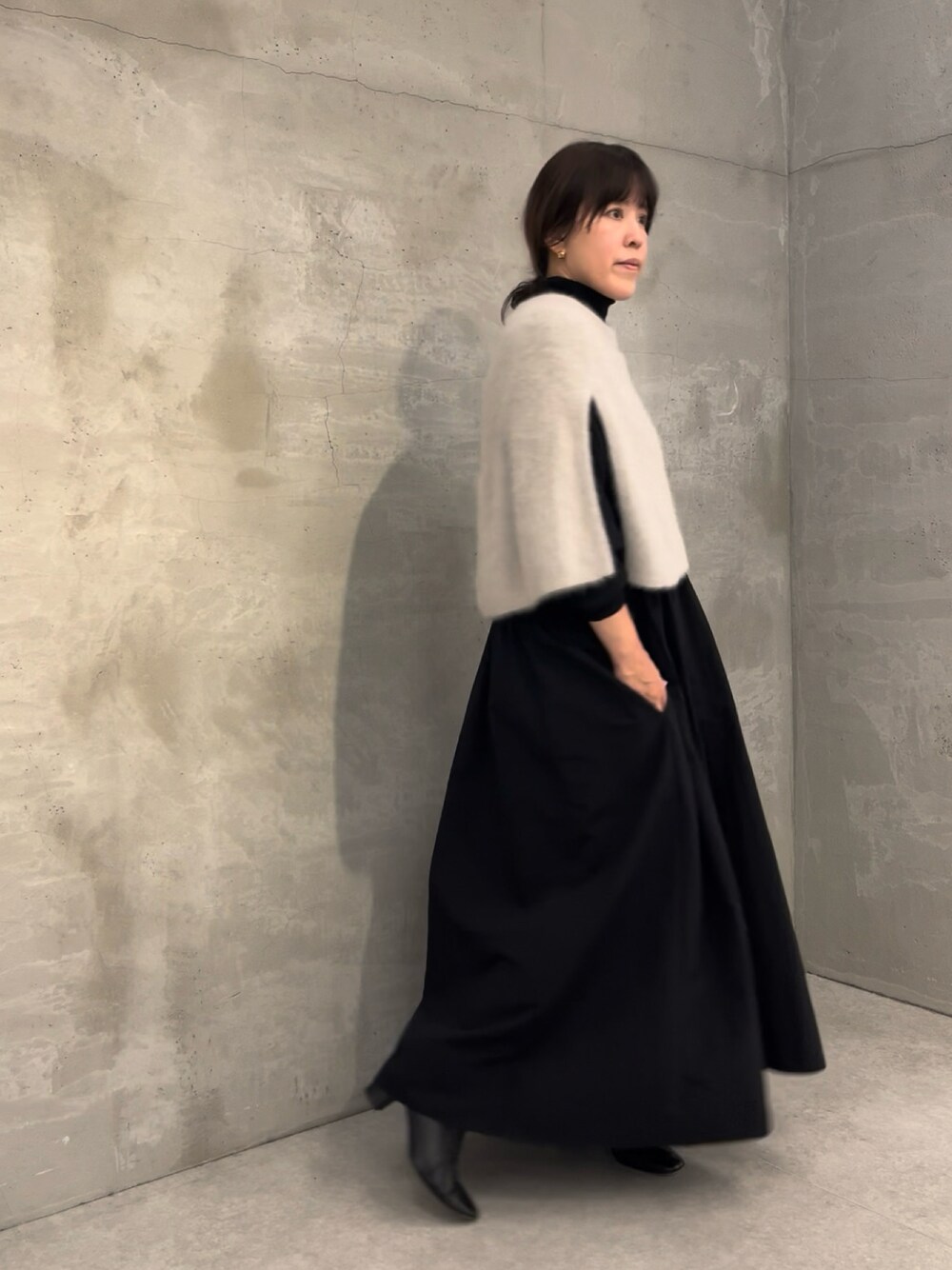 【25SS新品タグ付】BEARDSLEY ファーニットポンチョ　ブラウン BEARDSLEY（ビアズリー）の「ファーニットポンチョ（ニット/セーター