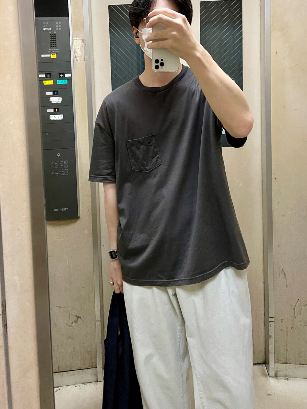 「夏コーデ、大人カジュアル、ゆるコーデ、Tシャツ、今日のコーデ、stein、ARC’TERYX」｜「steinのアイテム（Tシャツ/カットソー、グレー系）」を使った、甘党さん（メンズ・177cm）の夏コーディネートの1枚目の写真
