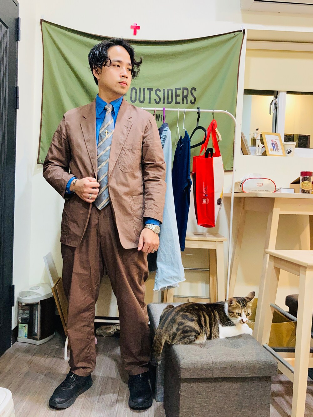 「ootdtw、Polo Ralph Lauren、Christ、HOKAONEONE」｜「UNIQLOのアイテム（スーツジャケット、ブラウン系）」を使った、Ú-Sêng Tânさん（メンズ・167cm）の冬コーディネートの1枚目の写真