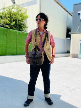 「FILSON（フィルソン）のアイテム（バッグ）」を使った、Ú-Sêng Tânさん（メンズ・167cm）の春コーディネート