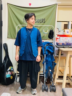 「SYNDRO（シンドロ）のアイテム（トップス）」を使った、Ú-Sêng Tânさん（メンズ・167cm）の夏コーディネート