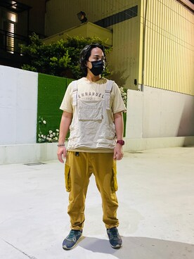 「アイテム（カーゴパンツ、イエロー系）」を使った、Ú-Sêng Tânさん（メンズ・167cm）の夏コーディネート