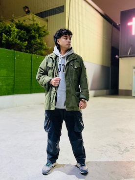 「GOOPiMADE」｜「アイテム（ミリタリージャケット）」を使った、Ú-Sêng Tânさん（メンズ・167cm）の冬コーディネート