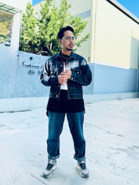 「アイテム（デニムパンツ）」を使った、Ú-Sêng Tânさん（メンズ・167cm）の秋コーディネート