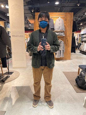 「MUJI」｜「アイテム（ダウンジャケット/コート）」を使った、Ú-Sêng Tânさん（メンズ・167cm）の冬コーディネート