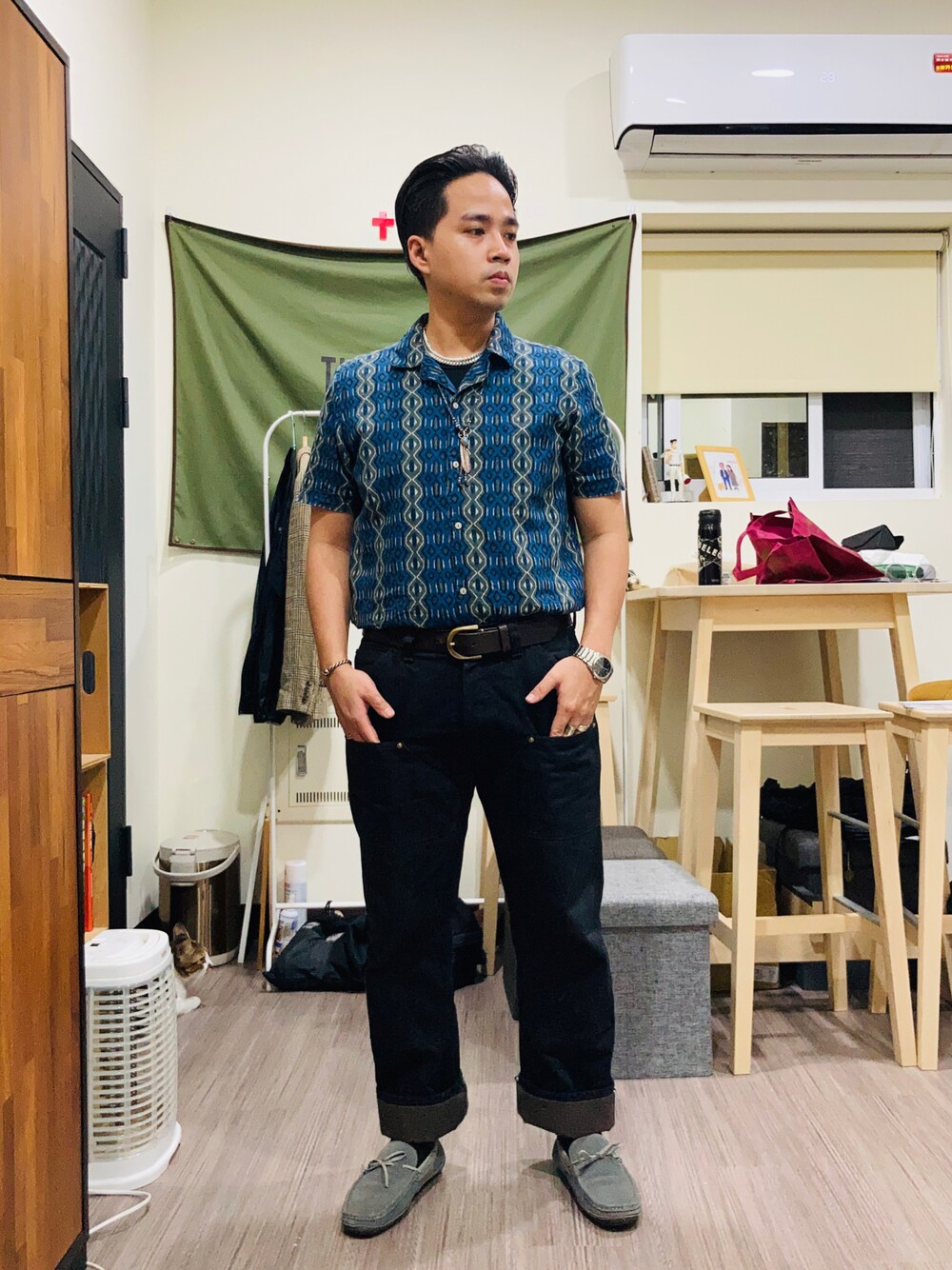 「ootdtw、SISLEY(SISLEY)、TROPHY CLOTHING、Amber」｜「SISLEYのアイテム（シャツ/ブラウス、ブルー系）」を使った、Ú-Sêng Tânさん（メンズ・167cm）の秋コーディネートの1枚目の写真