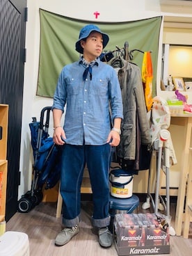 「amber（アンバー）のアイテム」を使った、Ú-Sêng Tânさん（メンズ・167cm）の春コーディネート