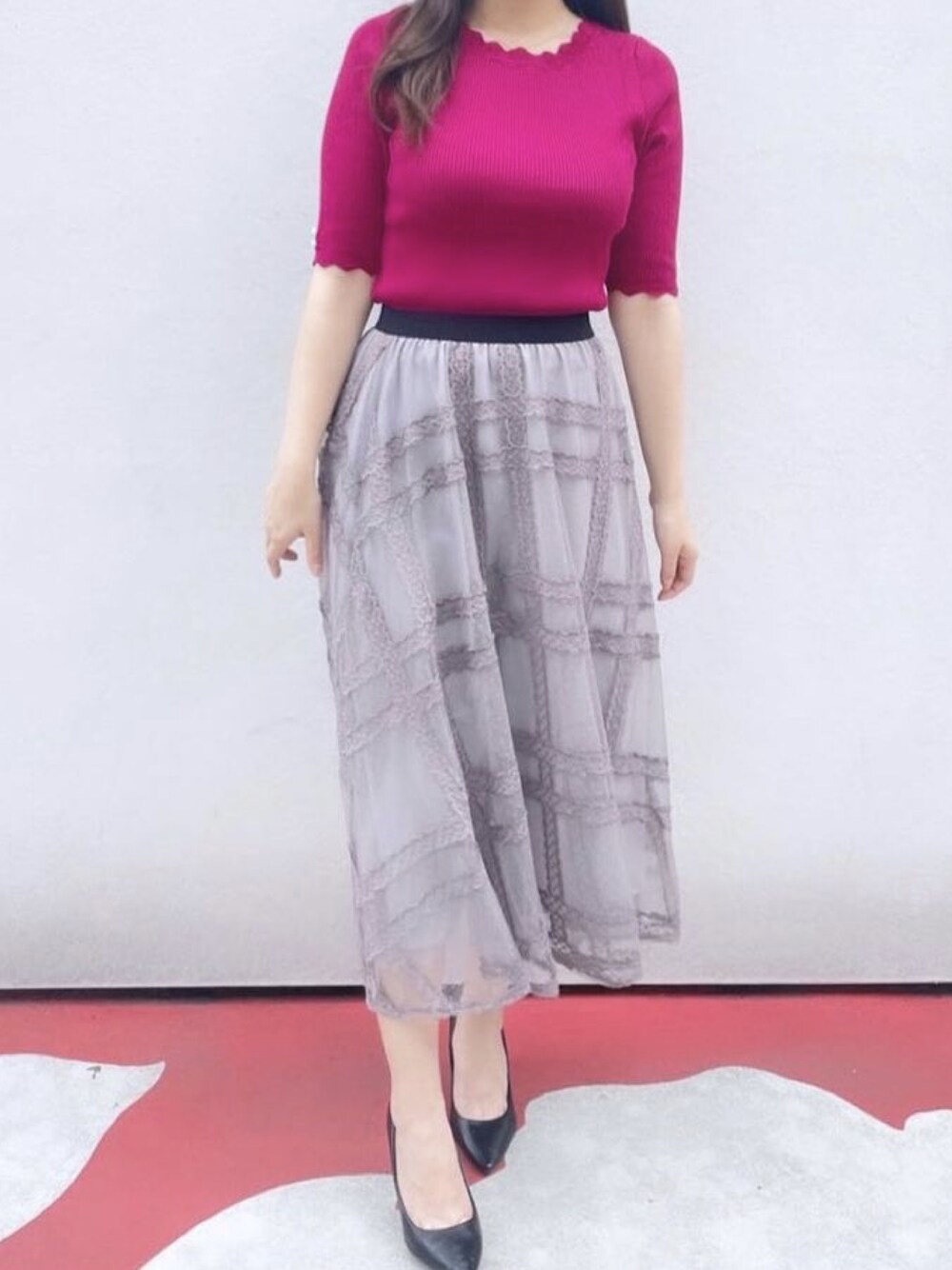 「tocco、toccocloset、プチプラ、プチプラコーデ、ローズピンク、ピンク、グレー、チュールスカート、秋トレンド2021」｜「tocco closetのラインレース×ドットチュールスカート≪tocco closet luxe≫（スカート、グレー系）」を使った、toccocloset_STAFFさん（レディース・160cm）の夏コーディネートの1枚目の写真