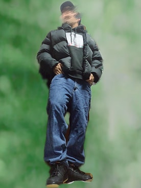 「King Gnuのアイテム（パーカー、ブラック系）」を使った、メガネさん（メンズ・171cm）の春コーディネート