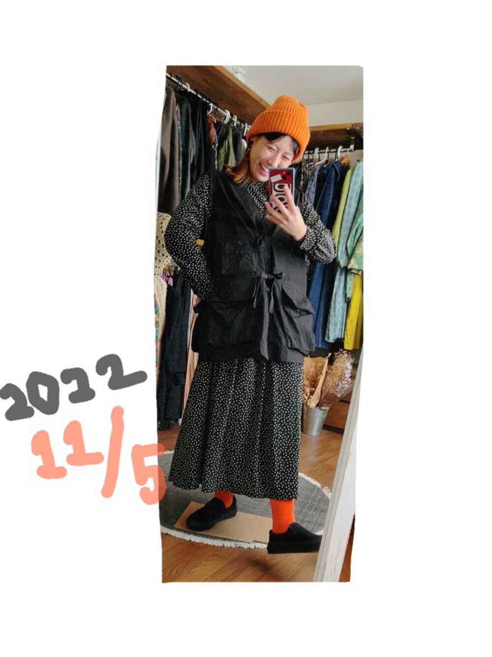 「🖤×🧡、秋冬コーデ、ドットワンピ」｜「tantanのアイテム（ワンピース/ドレス、ブラック系）」を使った、こがさん（レディース・152cm）の秋コーディネートの1枚目の写真
