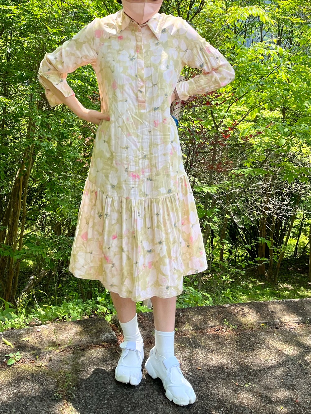 「ワンピース、休日スタイル、ワンピーススタイル」｜「H&Mのアイテム（ワンピース/ドレス、イエロー系）」を使った、kanon さん（レディース・161cm）の春コーディネートの1枚目の写真
