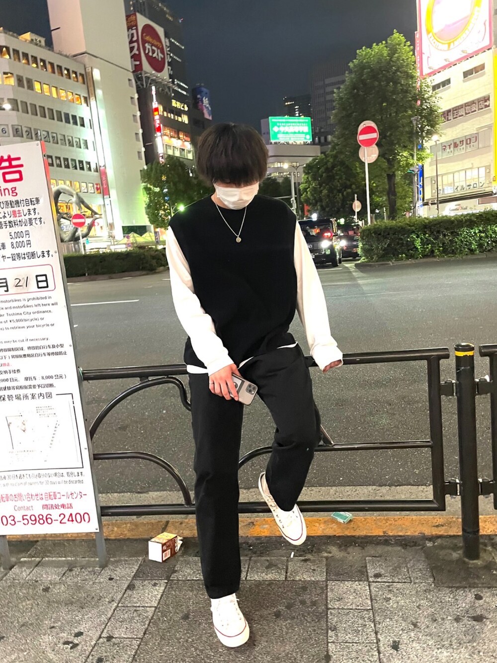 「秋のコーデ、今日のコーデ、秋服、ゆるコーデ、おしゃれさんと繋がりたい、スニーカー、きれいめカジュアル、カジュアル、シンプルスタイル、ラブアンドピース2021、白シャツ、ホワイト」｜「BEAUTY&YOUTH UNITED ARROWSの＜STANRAY＞ O/DIE PAINTER PT/パンツ（その他パンツ、ブラック系）」を使った、enoseさん（メンズ・175cm）の秋コーディネートの1枚目の写真