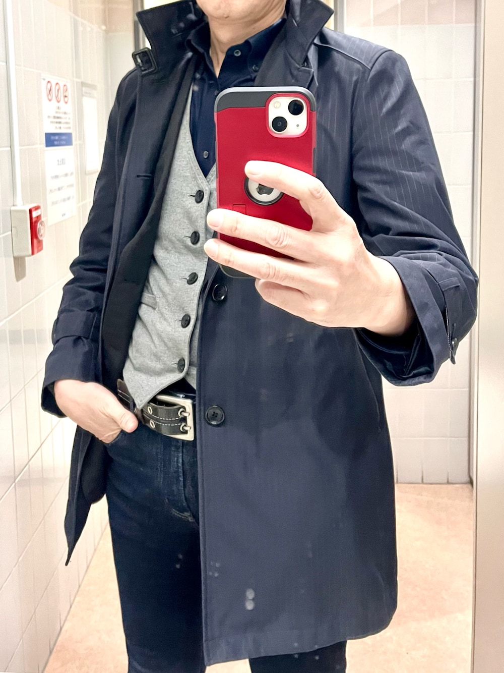 「UNIQLOのアイテム（シャツ/ブラウス、ブラック系）」を使った、Takaさん（メンズ・183cm）の冬コーディネートの1枚目の写真