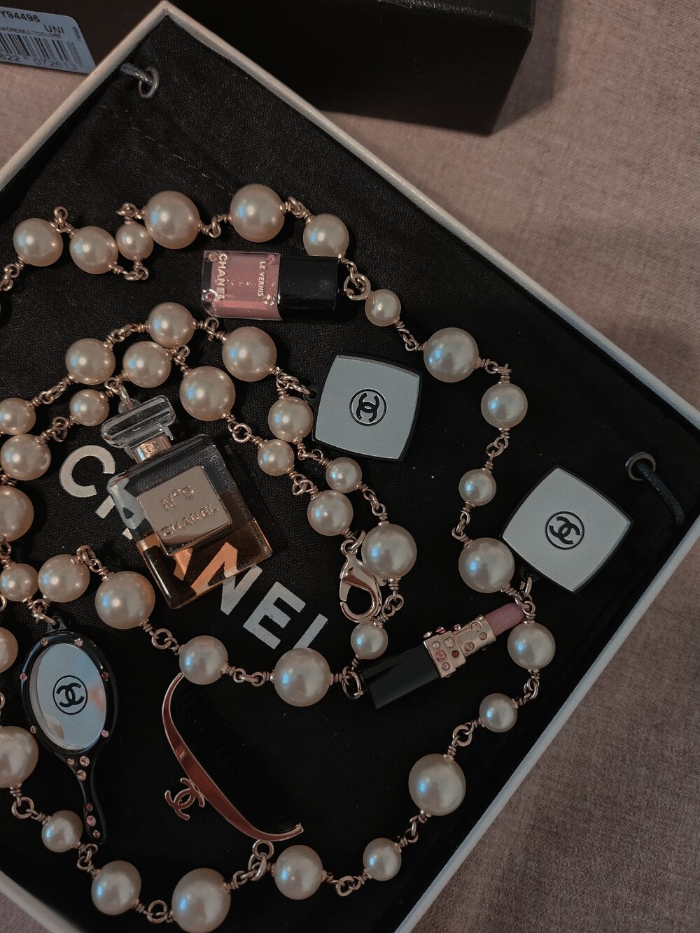 「ootd、chanel」｜「CHANELのアイテム（ベルト、その他）」を使った、Doremiさん（レディース・152cm）の春コーディネートの1枚目の写真