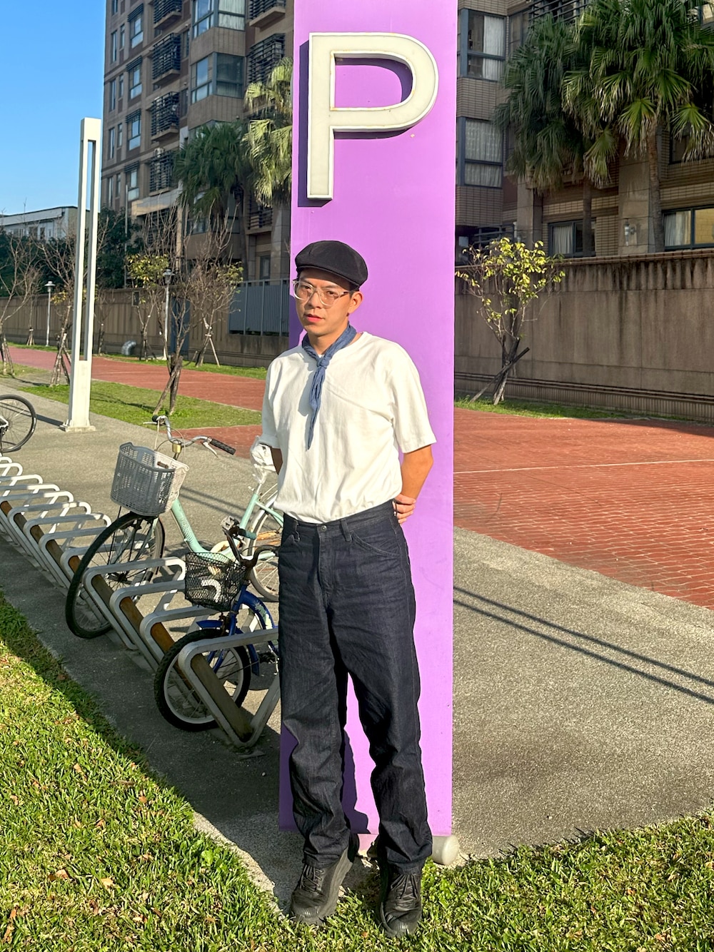 「秋冬コーデ、シンプルスタイル、ブラック、今日のコーデ、ootd、プチプラ、古着、お洒落さんとつながりたい、秋のコーデ、休日スタイル、シンプルコーデ」｜「UNIQLOのアイテム（デニムパンツ、ブラック系）」を使った、陳さん（メンズ・171cm）の秋コーディネートの1枚目の写真