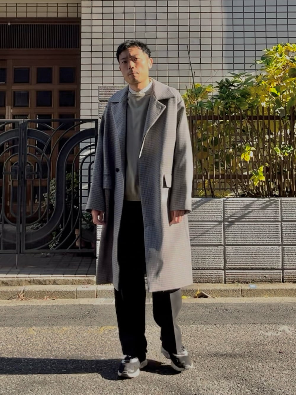 AURALEEのチェスターコート（グレー系）を使った人気ファッション