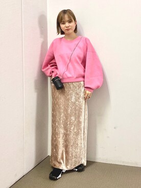 「ベロアスカート」｜「アイテム（スニーカー）」を使った、serikaさん（レディース・153cm）の秋コーディネート