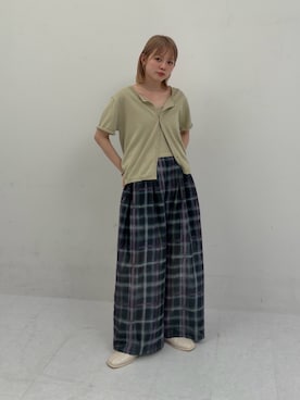 「KBF（ケイビーエフ）のシアーチェックWIDEパンツ（その他パンツ、グリーン系）」を使った、serikaさん（レディース・153cm）の春コーディネート