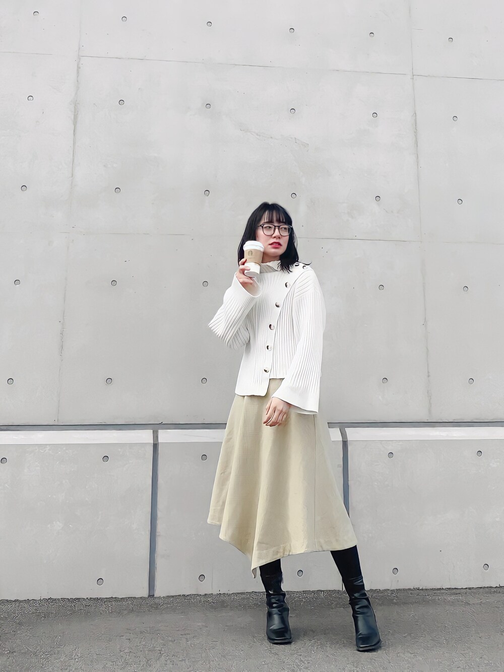 「ゆるコーデ、ガーリーコーデ」｜「MERCURYDUOのグレンチェックイレヘムロングスカート（スカート、イエロー系）」を使った、ayakaさん（レディース・160cm）の冬コーディネートの1枚目の写真