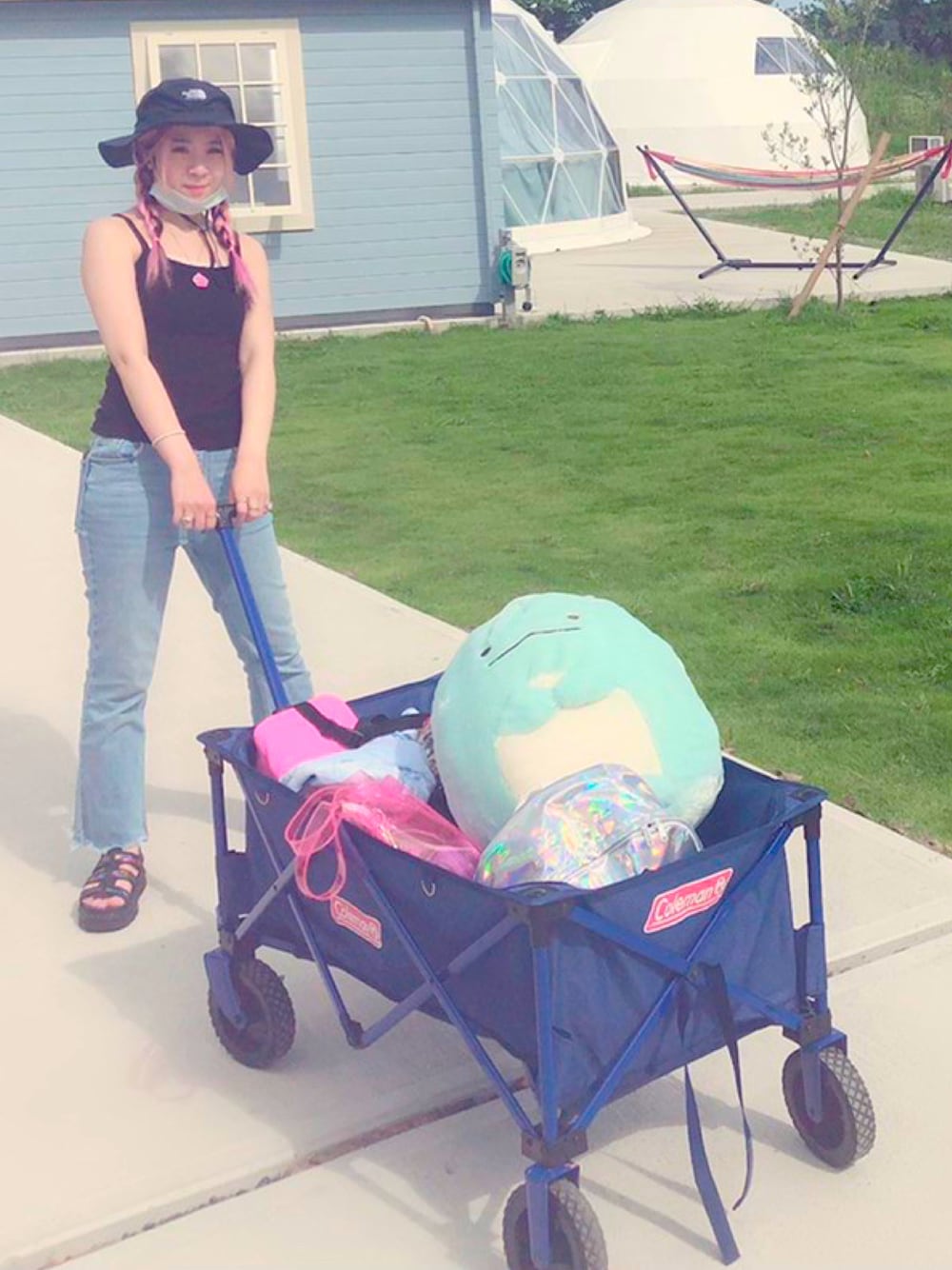 「summer、summer style、camisole、glamping、CAMP、hot、Cute、lovely、outdoor、ootd、memories、girl、cute girl、casual、denim」｜「THE NORTH FACEの＜THE NORTH FACE＞HORIZON ハット ◆（ハット、ブラック系）」を使った、RIKAさん（レディース・161cm）の秋コーディネートの1枚目の写真
