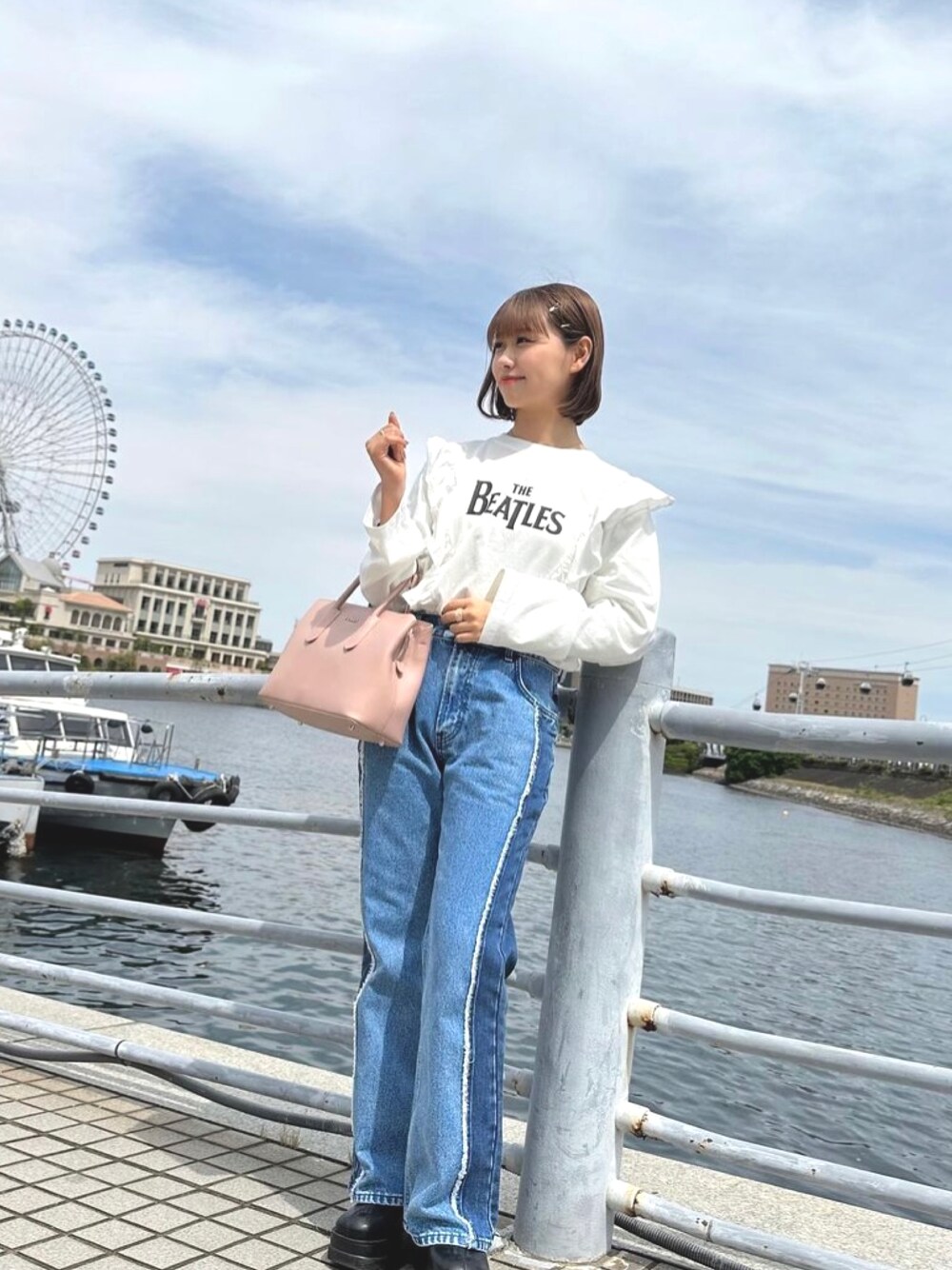 「大人カジュアル、休日コーデ、低身長コーデ、きれいめカジュアル、デニム、デニムパンツ、休日スタイル、ootd、パンツ、カジュアル、骨格ウェーブ、150cmコーデ、春コーデ、フリル、ナチュラル」｜「Leeのアイテム（デニムパンツ、ブルー系）」を使った、もえかさん（レディース・152cm）の夏コーディネートの1枚目の写真