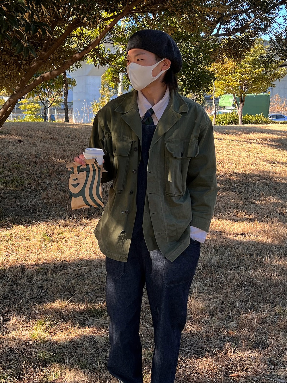 「休日スタイル、今日のコーデ、春」｜「LAULHEREのアイテム（ハンチング/ベレー帽、グレー系）」を使った、tpei00さん（メンズ・174cm）の春コーディネートの1枚目の写真
