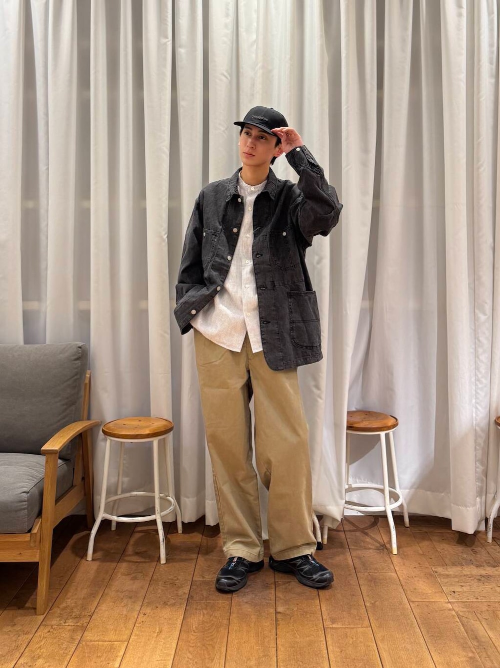 「カジュアル、urbanresearchdoors、Patagonia、スニーカーコーデ、アーバンリサーチドアーズ、フォークアンドスプーン、春アウター、newarrival、doors、salomon、暮らしを楽しむ、私の推しデニムスタイル、シャツが主役の春コーデ」｜「FORK&SPOONのFORK&SPOON　フレンチドリルピグメントチノパンツ（その他パンツ、ベージュ系）」を使った、Imuさん（メンズ・177cm）の春コーディネートの1枚目の写真