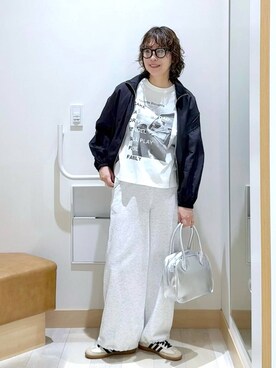 「アイテム（ボストンバッグ、グレー系）」を使った、nonさん（レディース・166cm）の春コーディネート