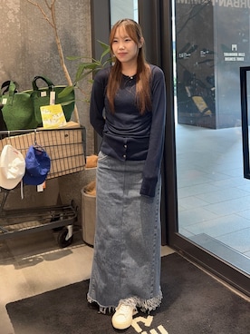 「アイテム（デニムスカート）」を使った、satsukiさん（レディース・157cm）の秋コーディネート