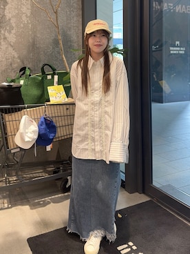 「アイテム（デニムスカート）」を使った、satsukiさん（レディース・157cm）の秋コーディネート