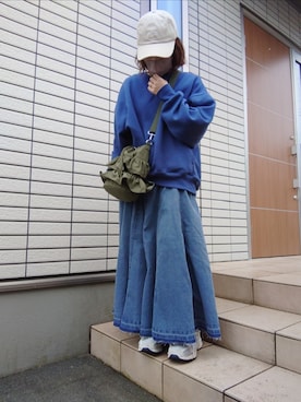 「しまむら（シマムラ）のアイテム（デニムスカート）」を使った、ふくもちさん（レディース・151cm）の春コーディネート