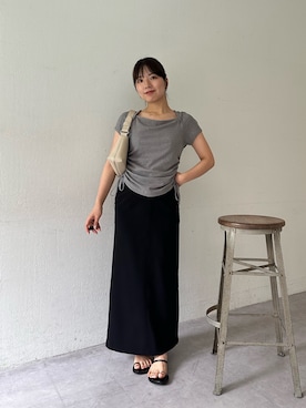 「CAPRICIEUX LE'MAGE（カプリシューレマージュ）のスクエアネックドロストT（Tシャツ/カットソー、グレー系）」を使った、misaki_lemageさん（レディース・158cm）の夏コーディネート