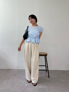 「CAPRICIEUX LE'MAGE（カプリシューレマージュ）のシャーリングギャザーブラウス（シャツ/ブラウス、ブルー系）」を使った、misaki_lemageさん（レディース・158cm）の夏コーディネート