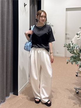 「LOWRYS FARM（ローリーズファーム）のレースドッキングＴＥＥ　1043045（Tシャツ/カットソー、グレー系）」を使った、hinaさん（レディース・156cm）の夏コーディネート