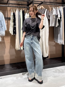「LOWRYS FARM（ローリーズファーム）のレースドッキングＴＥＥ　1043045（Tシャツ/カットソー、グレー系）」を使った、hinaさん（レディース・156cm）の夏コーディネート