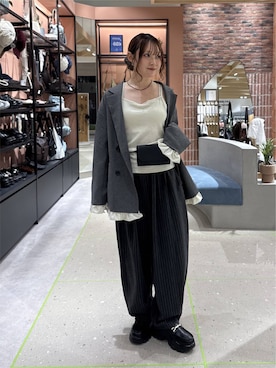 「LOWRYS FARM（ローリーズファーム）のスタイルＵＰクロスカップキャミ　100757（Tシャツ/カットソー、ホワイト系）」を使った、hinaさん（レディース・156cm）の秋コーディネート