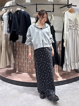 「LOWRYS FARM（ローリーズファーム）のスタイルＵＰクロスカップキャミ　100757（Tシャツ/カットソー、ブラック系）」を使った、hinaさん（レディース・156cm）の秋コーディネート
