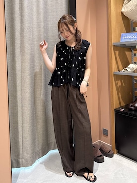 「LOWRYS FARM（ローリーズファーム）のバスケットワイドパンツ 637610（スラックス、ブラウン系）」を使った、hinaさん（レディース・156cm）の夏コーディネート