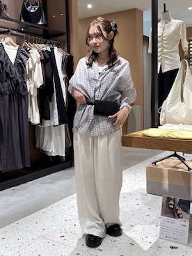 「LOWRYS FARM（ローリーズファーム）のシアーシャツＬＳ  605853（シャツ/ブラウス、その他）」を使った、hinaさん（レディース・156cm）の春コーディネート