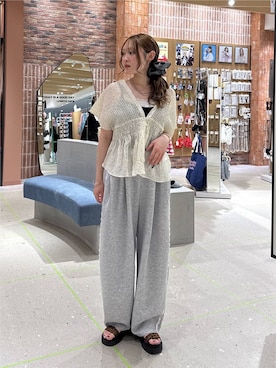 「LOWRYS FARM（ローリーズファーム）のカットイージーコクーンパンツ　292362（スウェットパンツ、グレー系）」を使った、hinaさん（レディース・156cm）の夏コーディネート