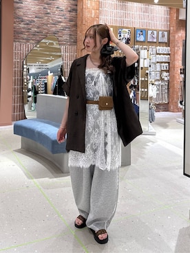 「LOWRYS FARM（ローリーズファーム）のカットイージーコクーンパンツ　292362（スウェットパンツ、グレー系）」を使った、hinaさん（レディース・156cm）の夏コーディネート
