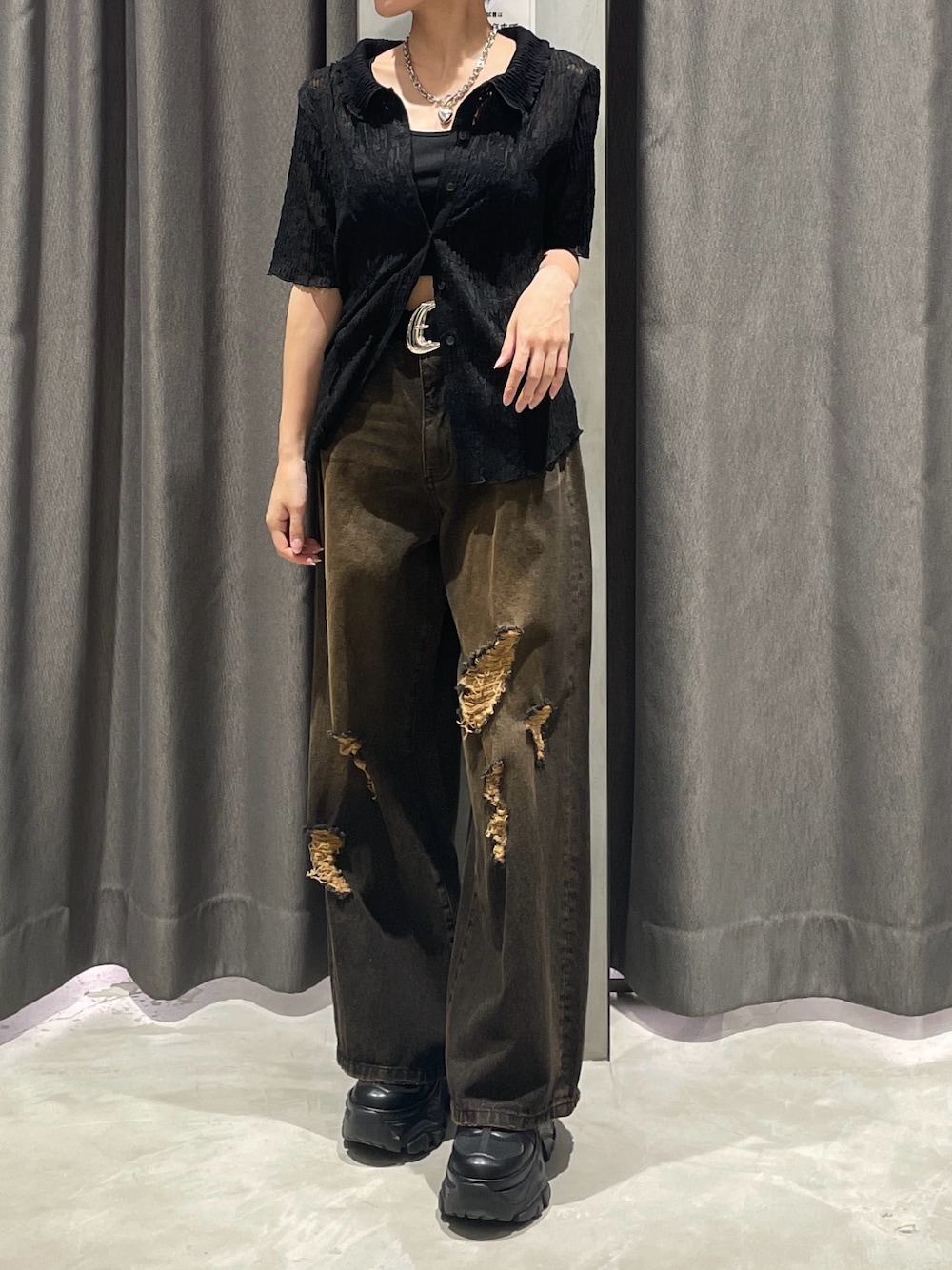 「PAGEBOYのカットレースシャツカーディガン（シャツ/ブラウス、ブラック系）」を使った、Ruuさん（骨格ナチュラル・レディース・158cm）の夏コーディネートの1枚目の写真